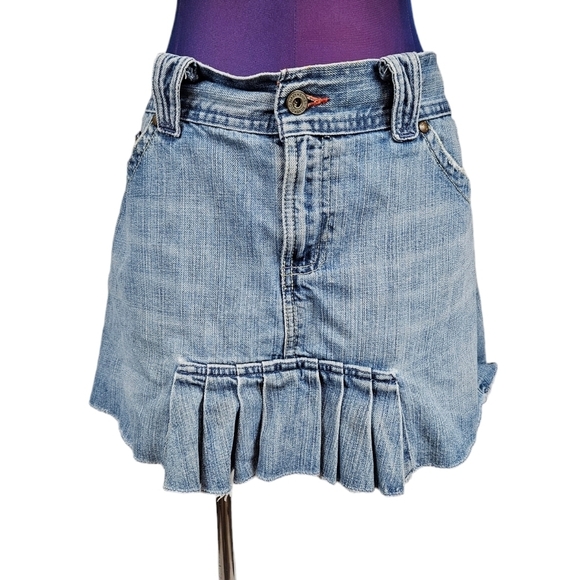 Old Navy Y2K Medium Wash Pleated Ruffle Denim Mini Jean Skirt Size 12 Women‎ B55 - Picture 1 of 9